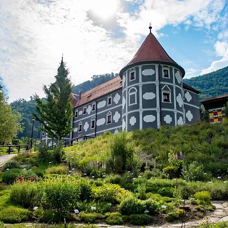 Hiska Marjetica * Podcetrtek